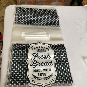 Set of 16 bags - Homemade Fresh Bread Bags with 16 twist ties and Ribbon